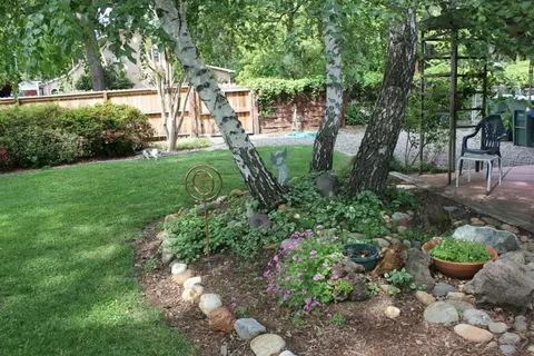 3365 Pioneer Ln, Redding, CA 96001 photo 1
