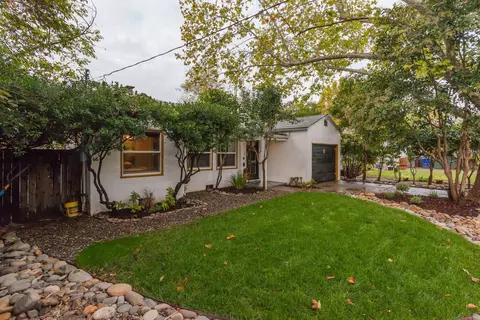 2520 Waldon St, Redding, CA 96001 photo 2