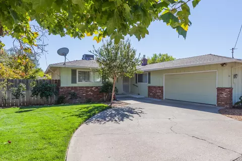 1611 Oakdale Ct, Redding, CA 96002 photo 1