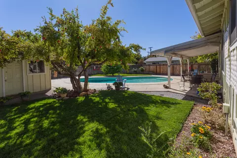 1611 Oakdale Ct, Redding, CA 96002 photo 4