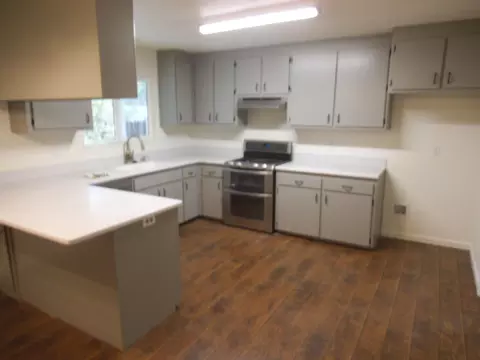 1070 Dara Ct, Redding, CA 96003 photo 1