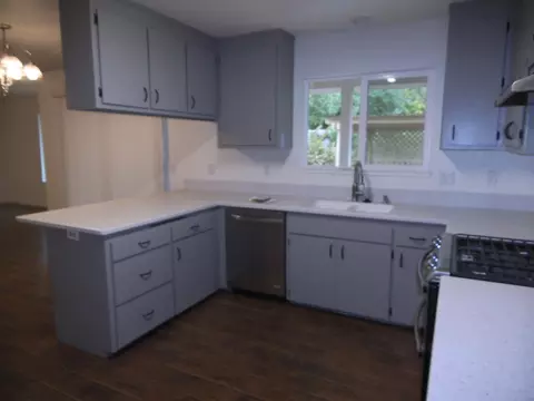 1070 Dara Ct, Redding, CA 96003 photo 3