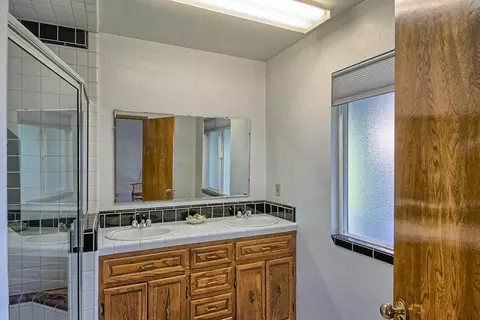 11845 Comstock, Redding, CA 96001 photo 27