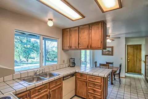 11845 Comstock, Redding, CA 96001 photo 14