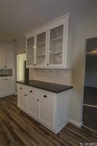 1555 Robinson Dr, Red Bluff, CA 96080 photo 6