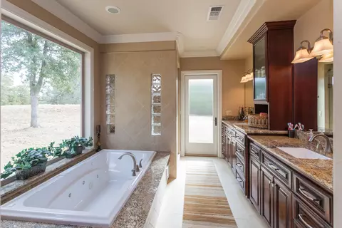 16091 Texas Springs Rd, Redding, CA 96001 photo 9