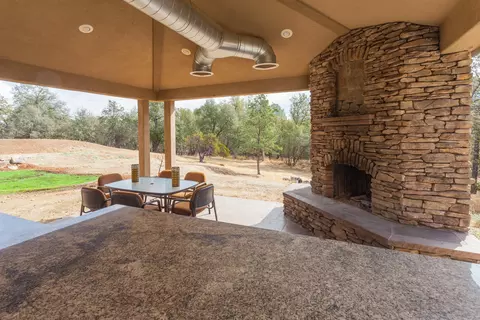 16091 Texas Springs Rd, Redding, CA 96001 photo 4