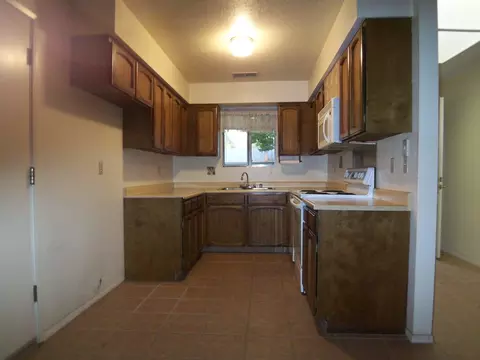 1880 Del Mar Ave, Redding, CA 96003 photo 2
