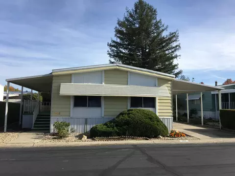 483 Red Cedar Dr, Redding, CA 96003 photo 1