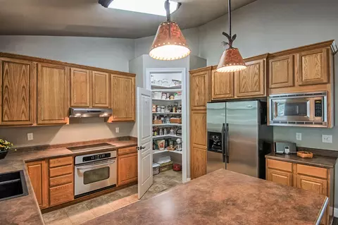 13679 Hilford Ln, Redding, CA 96003 photo 16
