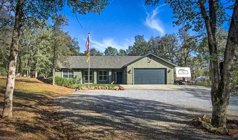 13679 Hilford Ln, Redding, CA 96003 photo 1