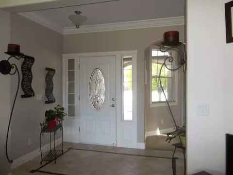 2096 Hedgerow Ave, Redding, CA 96003 photo 2
