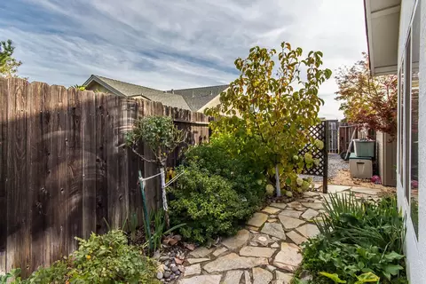 3710 Sunglow Dr, Redding, CA 96001 photo 33