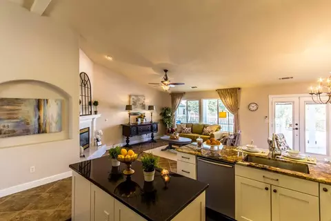 3710 Sunglow Dr, Redding, CA 96001 photo 9
