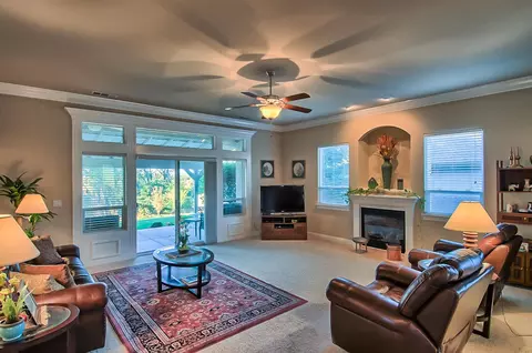 1630 Galaxy Way, Redding, CA 96002 photo 4
