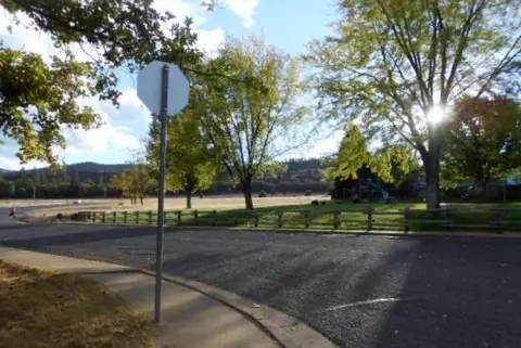 513 Lawrence Ln, Yreka, CA 96097 photo 17