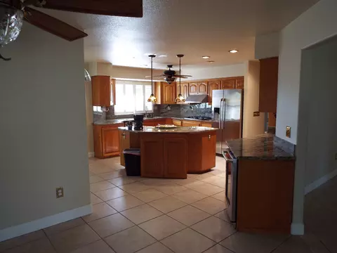 3878 Siskiyou St, Redding, CA 96001 photo 12
