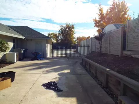 3878 Siskiyou St, Redding, CA 96001 photo 10