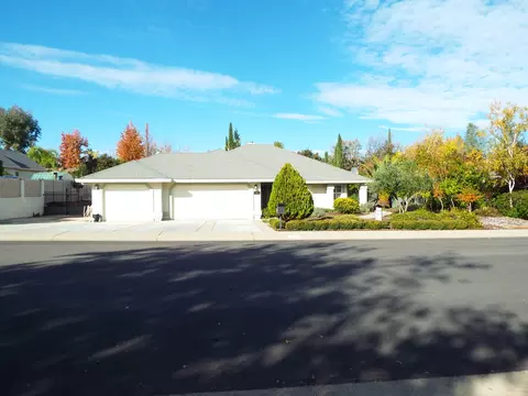 3878 Siskiyou St, Redding, CA 96001 photo 1