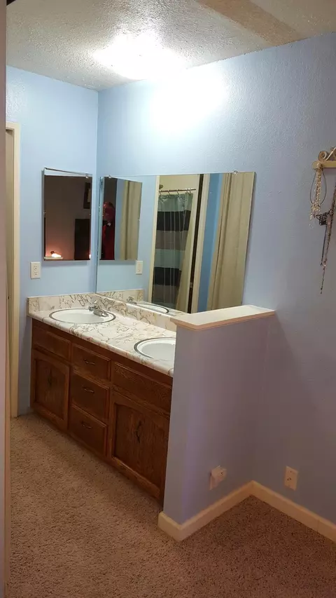 3630 Summit Dr, Redding, CA 96001 photo 20