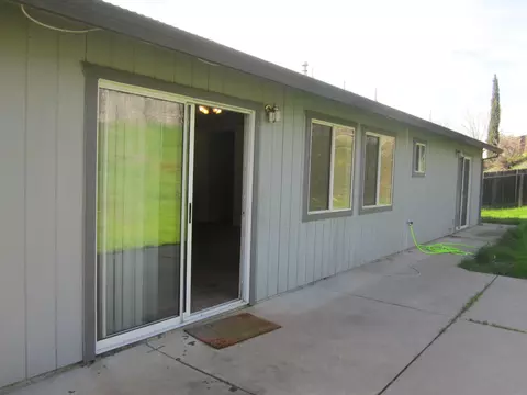 830 Jantail Ct, Redding, CA 96003 photo 4
