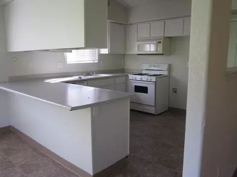 830 Jantail Ct, Redding, CA 96003 photo 2