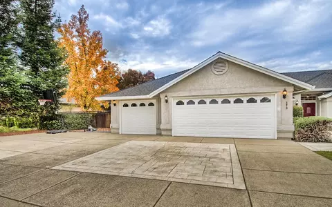 373 River Park Dr, Redding, CA 96003 photo 4