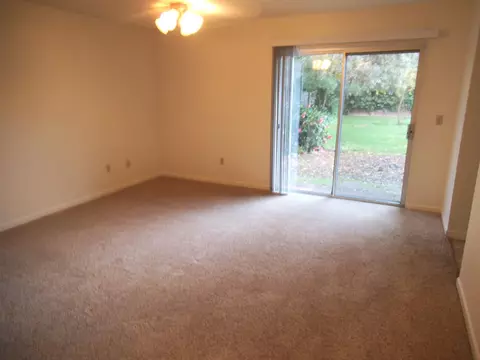 2820 Lake Redding Dr, Redding, CA 96001 photo 5