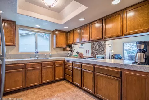 2620 Starlight Blvd, Redding, CA 96001 photo 4