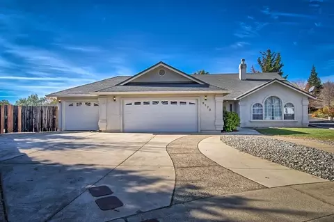 3175 Stonecrest Pl, Redding, CA 96001 photo 1