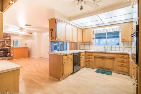 930 Hallmark Dr, Redding, CA 96001 photo 8