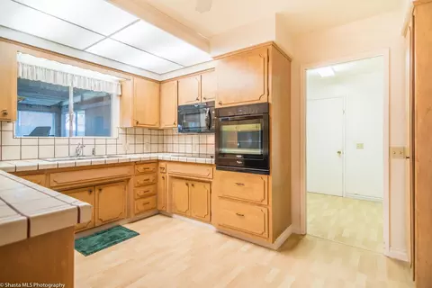 930 Hallmark Dr, Redding, CA 96001 photo 9