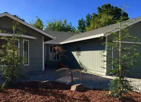 3712 Canterbury Dr, Redding, CA 96002 photo 1
