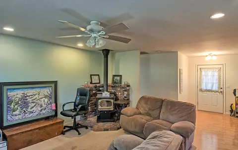 19003 Genevieve Rd, Redding, CA 96003 photo 3