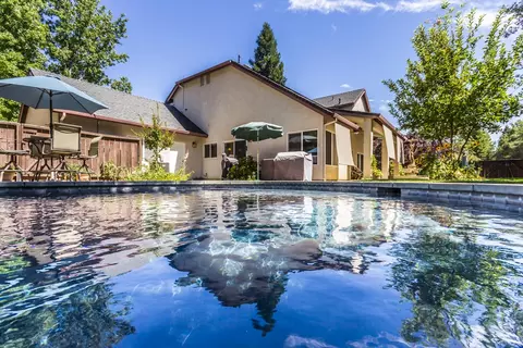 4184 Tiffany Ln, Redding, CA 96002 photo 4