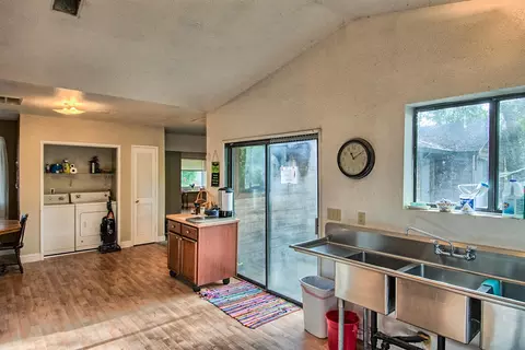 5730 Wildwood Dr, Redding, CA 96001 photo 7