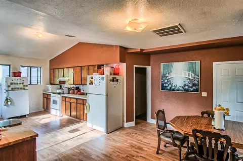 5730 Wildwood Dr, Redding, CA 96001 photo 4
