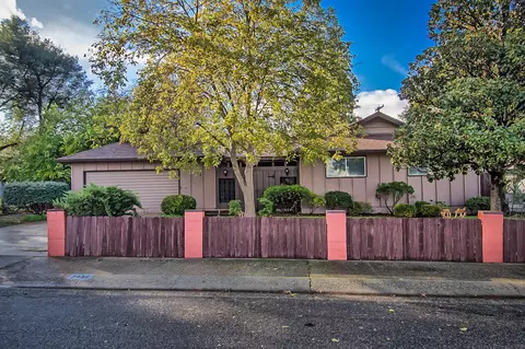 3456 Adams Ln, Redding, CA 96002 photo 1