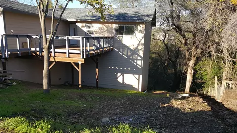 1286 Riviera Dr, Redding, CA 96001 photo 2