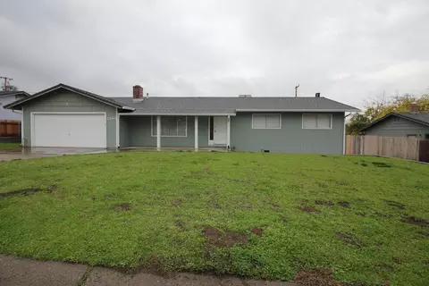 2847 Wilson Ave, Redding, CA 96002 photo 2