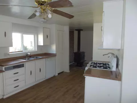 20606 Lassen View Ln, Redding, CA 96002 photo 2