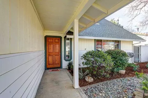 2871 Starlight Blvd, Redding, CA 96001 photo 2