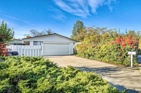 1798 Regent Ave, Redding, CA 96001 photo 3