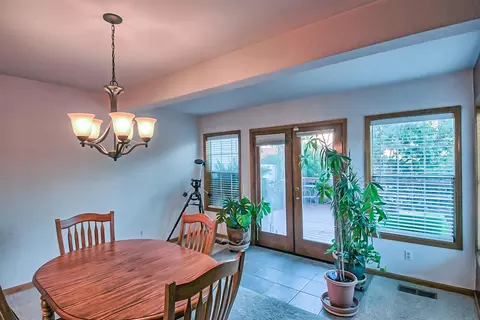 507 Royal Oaks Dr, Redding, CA 96001 photo 19