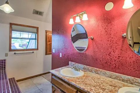 507 Royal Oaks Dr, Redding, CA 96001 photo 38