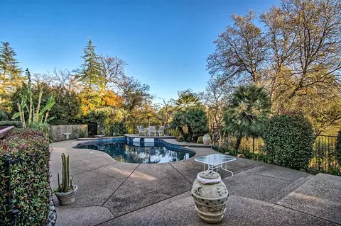 507 Royal Oaks Dr, Redding, CA 96001 photo 46