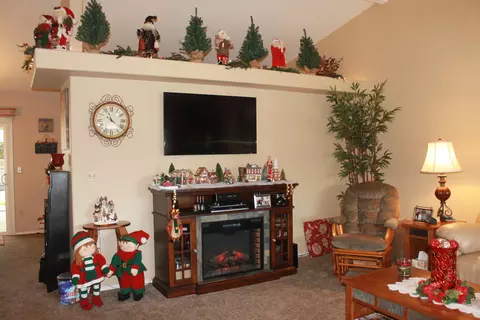 3374 Billings Dr, Redding, CA 96002 photo 9