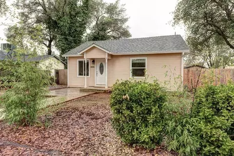 2856 Heather Ln, Redding, CA 96002 photo 2