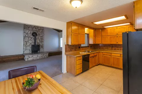 2462 Christian Ave, Redding, CA 96002 photo 13