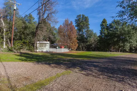 20950 Yogi Bear Ln, Redding, CA 96003 photo 2
